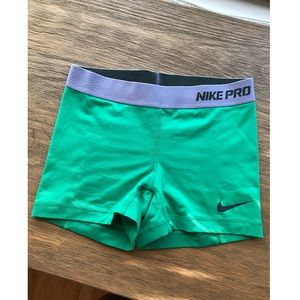 💜Nike Pro Shorts 💚